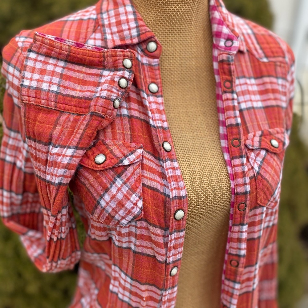 Vintage 06 American Eagle Outfitters Women's Western Snap Button Plaid Orange 8